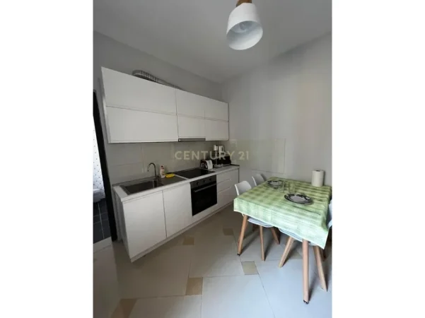Tirane, jepet me qera apartament 1+1 Kati 2, 70 m² 600 € 