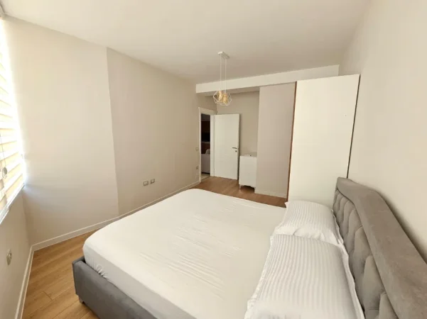Tirane, jepet me qera apartament 2+1+Ballkon Kati 2, 90 m² 700 € (Bulevardi Zogu I, Rruga Haxhi Hysen Dalliu)