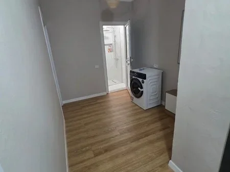 Tirane, jepet me qera apartament 2+1+Ballkon Kati 6, 64 m² 600 € (rruga 5 Maji)