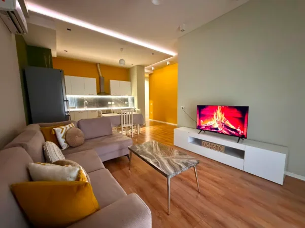 Tirane, jepet me qera apartament 2+1+Aneks+Ballkon Kati 1, 92 m² 600 € (kombinat)