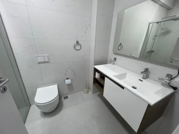 Tirane, jepet me qera apartament 2+1 , 120 m² 1.200 € 