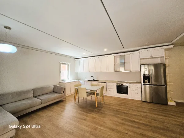 Tirane, jepet me qera apartament 2+1+Aneks+Ballkon Kati 3, 125 m² 1.100 € (Rruga Kavajes)