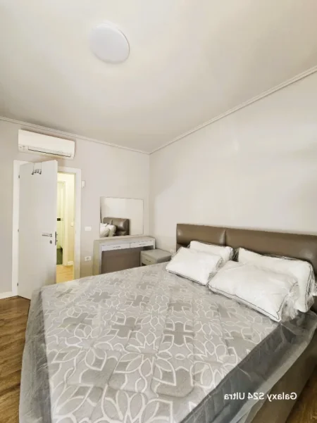 Tirane, jepet me qera apartament 2+1+Aneks+Ballkon Kati 3, 125 m² 1.100 € (Rruga Kavajes)