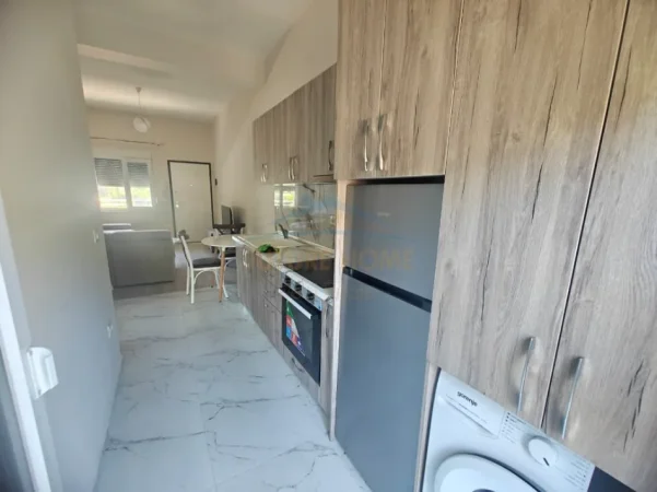 Tirane, jepet me qera apartament 1+1 Kati 2, 69 m² 500 € (UNAZA E RE)