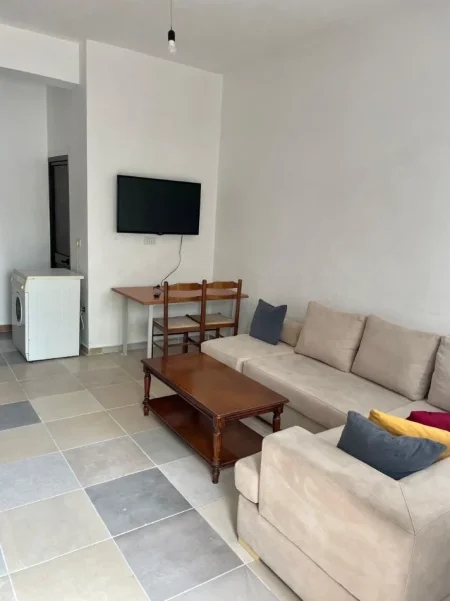 Tirane, jepet me qera apartament 1+1 Kati 1, 60 m² 400 € (5 Maji)