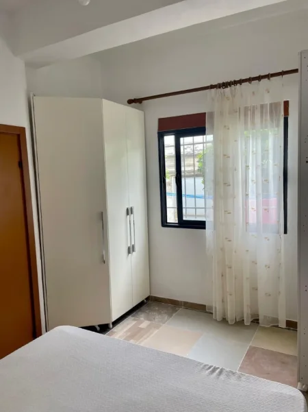Tirane, jepet me qera apartament 1+1 Kati 1, 60 m² 400 € (5 Maji)