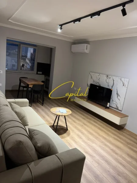 Tirane, jepet me qera apartament 1+1 Kati 6, 50 m² 650 € (VASIL SHANTO)