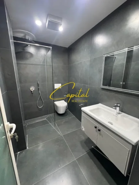Tirane, jepet me qera apartament 1+1 Kati 6, 50 m² 650 € (VASIL SHANTO)