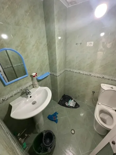 Tirane, jepet me qera ambjent biznesi Kati 0, 40 m² 250 € (Fresk (Rruga e Teleferikut))