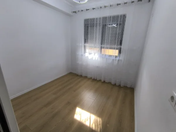 Tirane, shitet apartament 1+1 , 35 m² 70.000 € (RESTORANT FRESKU)