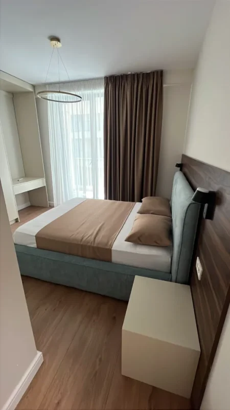 Tirane, jepet me qera apartament 2+1+Ballkon Kati 4, 120 m² 1.150 € (Golden Tower Mine Peza)
