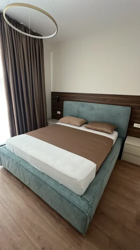 Tirane, jepet me qera apartament 2+1+Ballkon Kati 4, 120 m² 1.150 € (Golden Tower Mine Peza)
