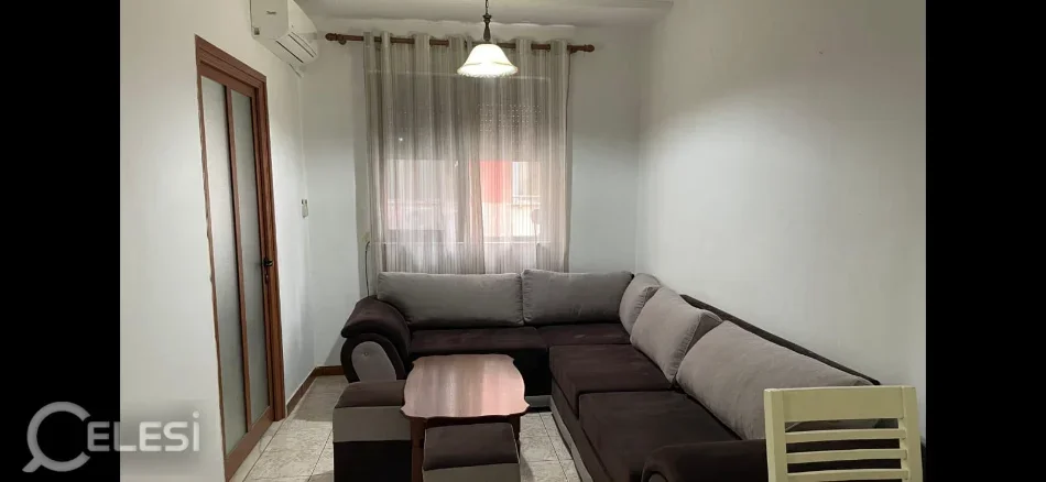 Tirane, jepet me qera apartament 1+1+Ballkon Kati 4, 50 m² 500 € (MYSLYM SHYRI)