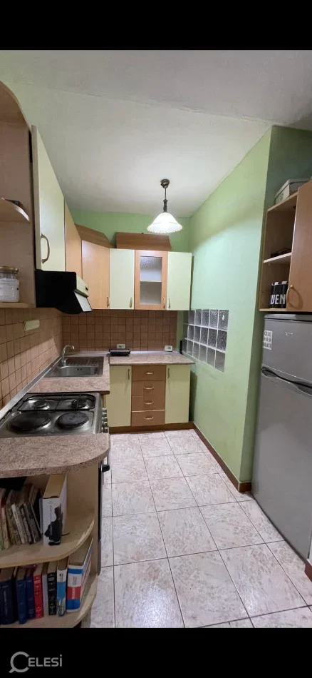 Tirane, jepet me qera apartament 1+1+Ballkon Kati 4, 50 m² 500 € (MYSLYM SHYRI)