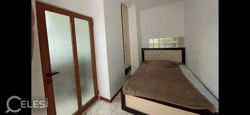 Tirane, jepet me qera apartament 1+1+Ballkon Kati 4, 50 m² 500 € (MYSLYM SHYRI)