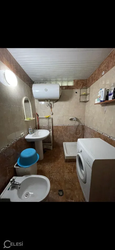 Tirane, jepet me qera apartament 1+1+Ballkon Kati 4, 50 m² 500 € (MYSLYM SHYRI)
