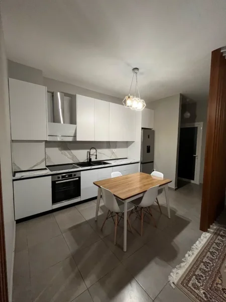 Tirane, jepet me qera apartament 1+1 Kati 6, 70 m² 400 € (Kthesa e kamzes,Pallatet e verdha)