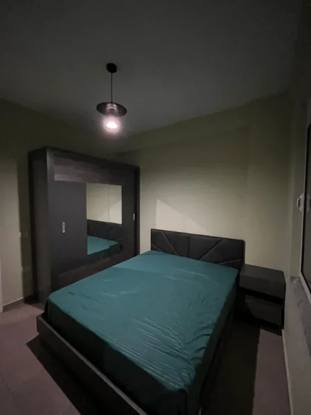 Tirane, jepet me qera apartament 1+1 Kati 6, 70 m² 400 € (Kthesa e kamzes,Pallatet e verdha)