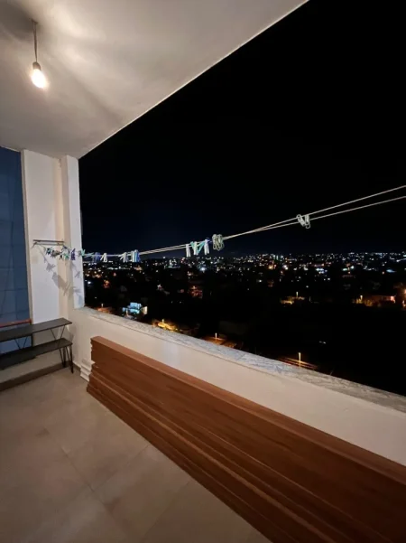 Tirane, jepet me qera apartament 1+1 Kati 6, 70 m² 400 € (Kthesa e kamzes,Pallatet e verdha)