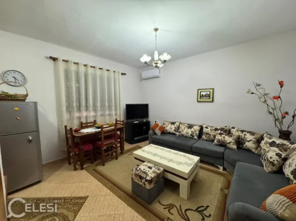 Tirane, jepet me qera apartament 2+1+Ballkon Kati 4, 80 m² 520 € (LAPRAKE)