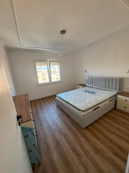 Tirane, jepet me qera apartament 1+1 Kati 6, 50 m² 570 € (vasil shanto)