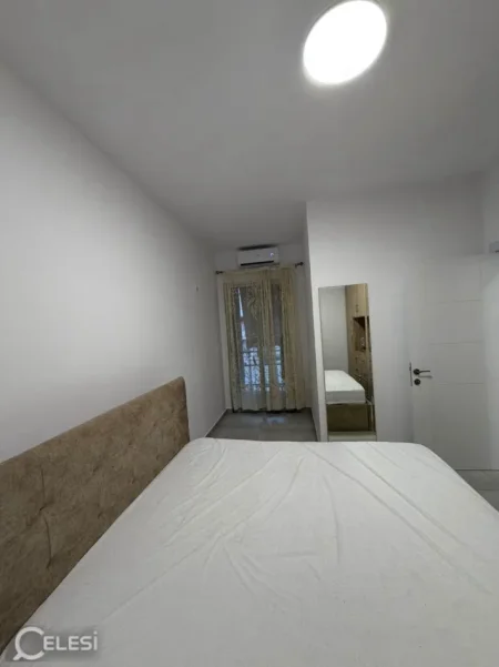 Tirane, jepet me qera apartament 2+1+Ballkon Kati 5, 80 m² 600 € (GOLDEN PARK)