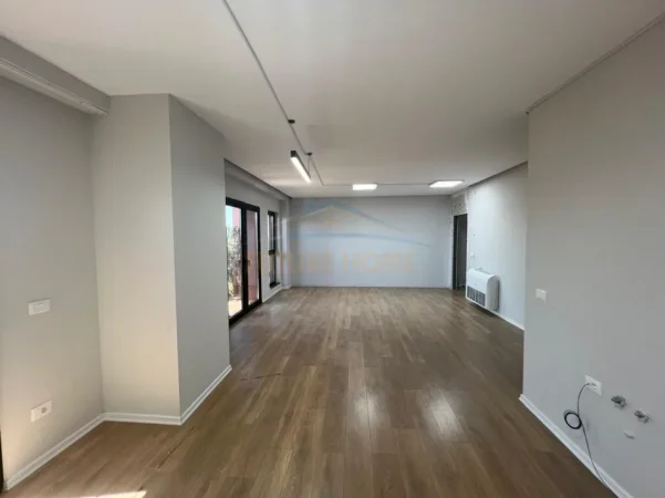 Tirane, jepet me qera ambjent biznesi Kati 0, 160 m² 2.500 € (Rruga e Kavajes, Tiranë)