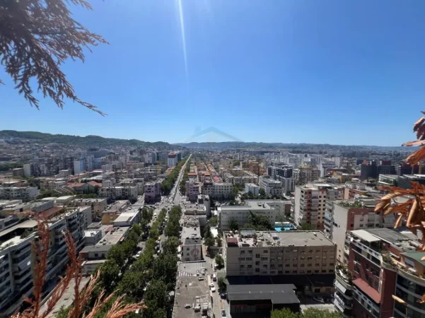 Tirane, jepet me qera ambjent biznesi Kati 0, 160 m² 2.500 € (Rruga e Kavajes, Tiranë)