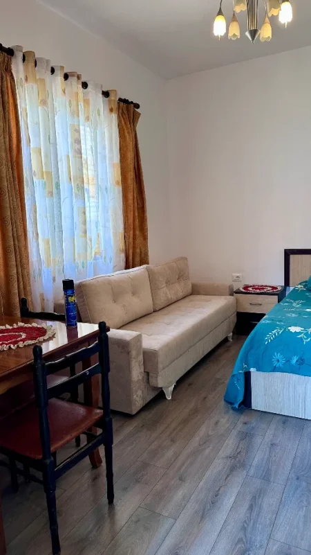 Tirane, jepet me qera Vile 1+1 Kati 2, 40 m² 450 € (rruga at zef pellumbi)