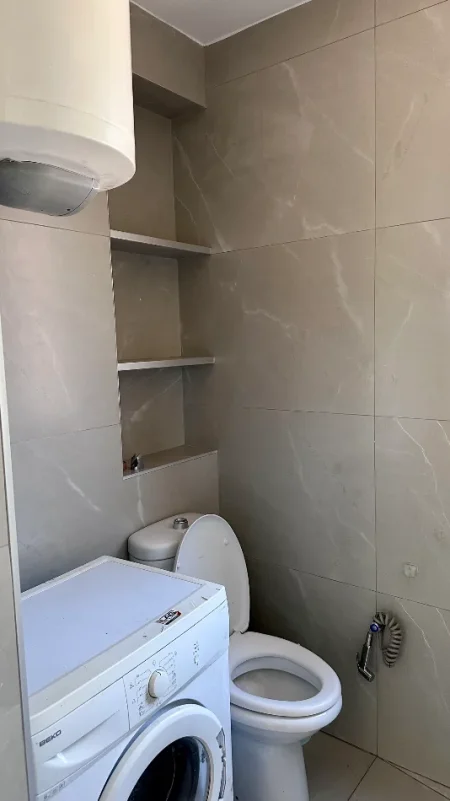 Tirane, jepet me qera Vile 1+1 Kati 2, 40 m² 450 € (rruga at zef pellumbi)