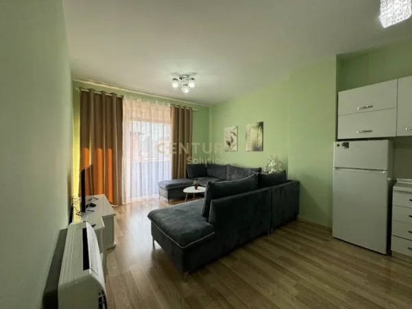 Tirane, jepet me qera apartament 1+1 Kati 3, 67 m² 700 € (tek parlamenti prane toptanit)