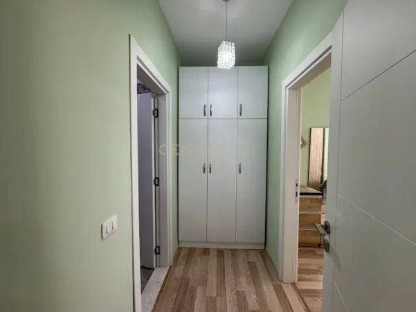 Tirane, jepet me qera apartament 1+1 Kati 3, 67 m² 700 € (tek parlamenti prane toptanit)