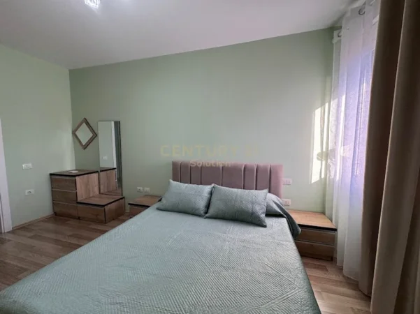 Tirane, jepet me qera apartament 1+1 Kati 3, 67 m² 700 € (tek parlamenti prane toptanit)