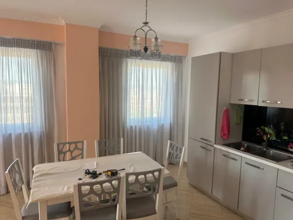 Tirane, jepet me qera apartament 2+1 Kati 6, 85 m² 600 € 