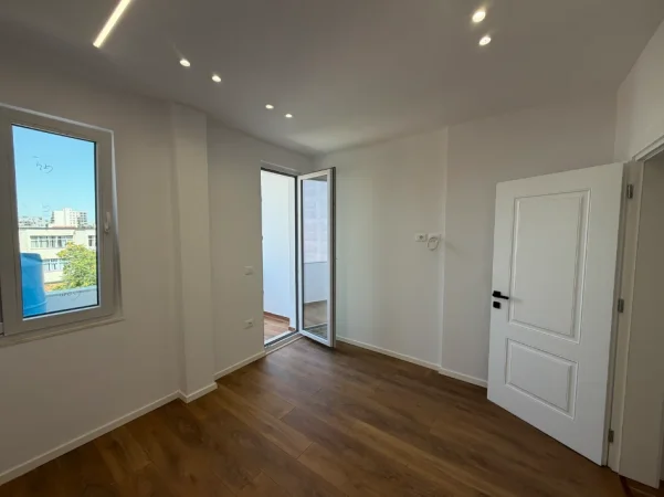 Tirane, shitet apartament 2+1 Kati 4, 63 m² 168.000 € (Rruga Bardhyl)