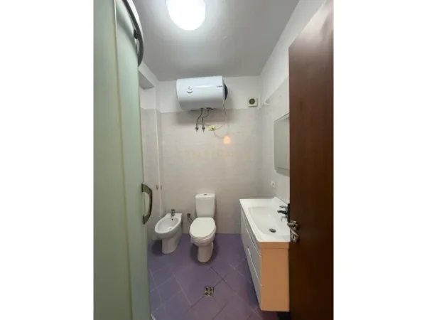 Tirane, jepet me qera apartament 2+1 Kati 3, 60 m² 500 € 