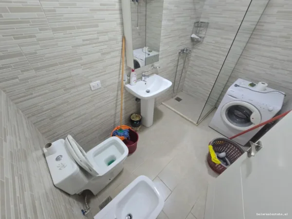 Tirane, jepet me qera apartament 1+1 Kati 2, 73 m² 500 € (rruga e dibres)