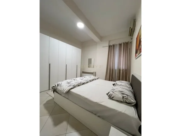 Tirane, jepet me qera apartament 1+1 Kati 1, 100 m² 430 € 