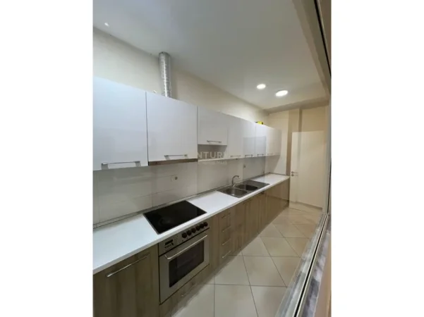 Tirane, jepet me qera apartament 1+1 Kati 1, 100 m² 430 € 