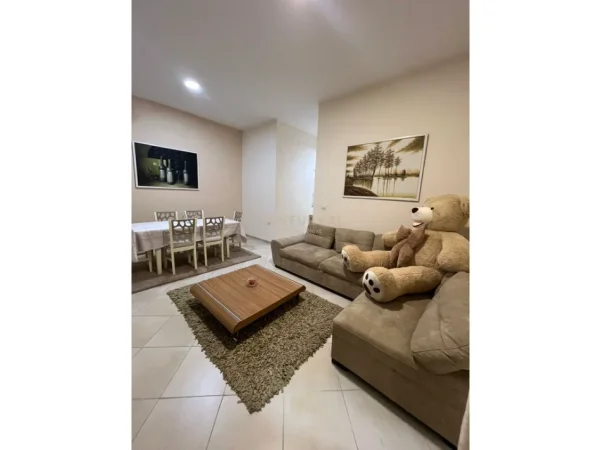 Tirane, jepet me qera apartament 1+1 Kati 1, 100 m² 430 € 