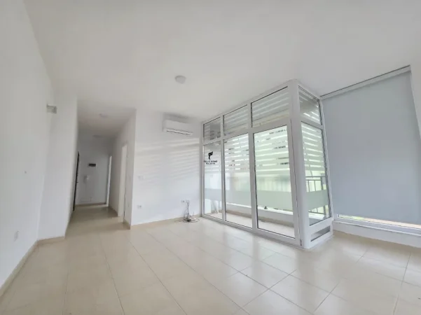 Tirane, jepet me qera zyre Kati 3, 60 m² 440 € (BULEVARDI I RI)