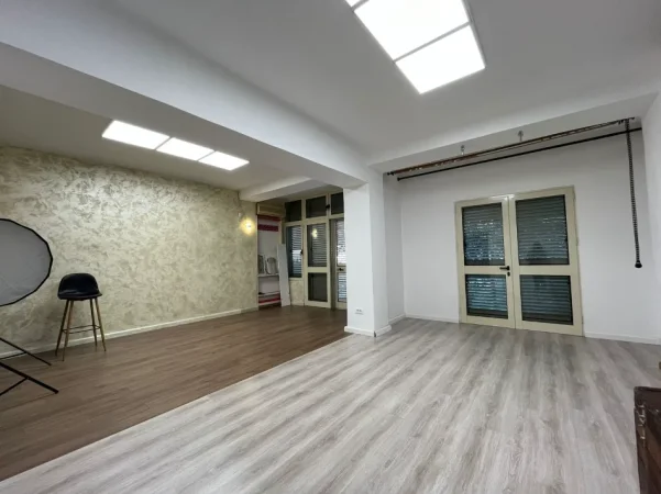 Durres, jepet me qera apartament 2+1 Kati 1, 530 € (hyrja e Durresit)