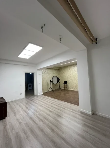 Durres, jepet me qera apartament 2+1 Kati 1, 530 € (hyrja e Durresit)