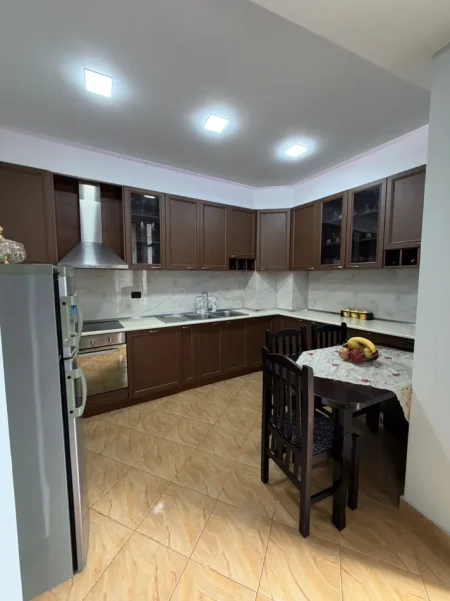 Tirane, jepet me qera apartament 2+1 Kati 5, 115 m² (ASTIR)