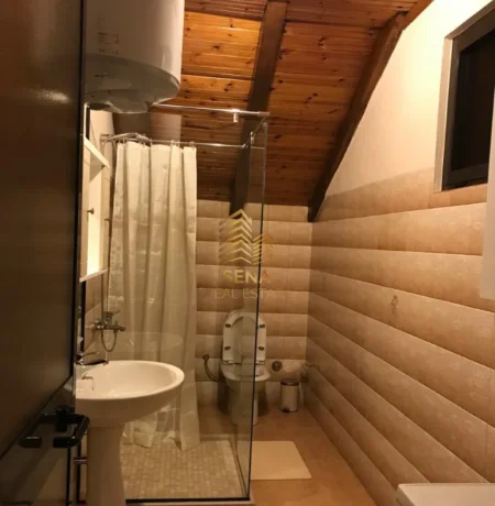 Tirane, jepet me qera apartament 3+1+Ballkon Kati 3, 120 m² 600 € (Xhamllik)