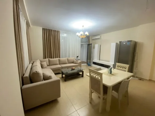 Tirane, jepet me qera apartament 2+1 Kati 4, 120 m² 600 € (BULEVARDI I RI)