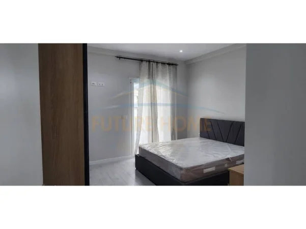 Tirane, jepet me qera apartament 2+1+Ballkon Kati 2, 90 m²550 € (kodra e priftit)