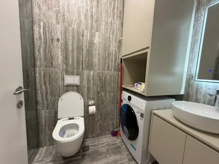 Tirane, jepet me qera apartament 2+1+Ballkon Kati 9, 110 m² 1.150 € (Golden Tower)