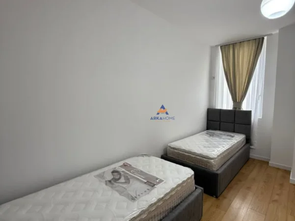 Tirane, jepet me qera apartament 2+1 Kati 4, 113 m² 600 € 