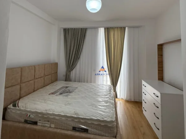 Tirane, jepet me qera apartament 2+1 Kati 4, 113 m² 600 € 